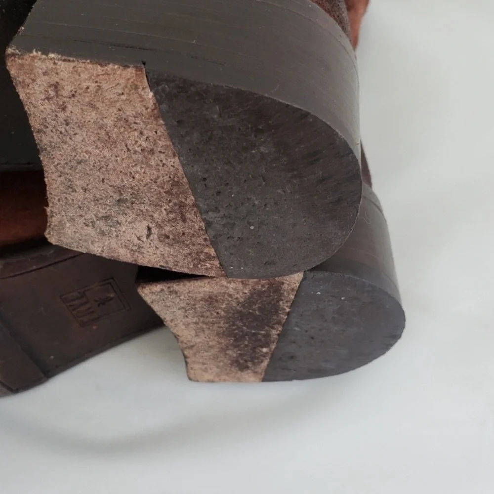 Frye Boots 9 - Picture 6 of 10